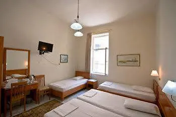 Lena Hotel 2*