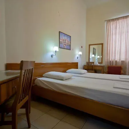 Hotel Lena 2*
