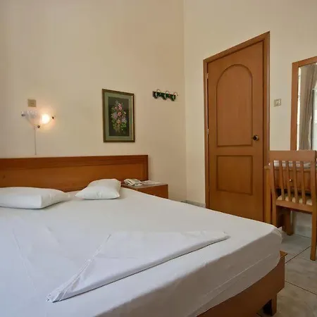 Lena Hotel 2*